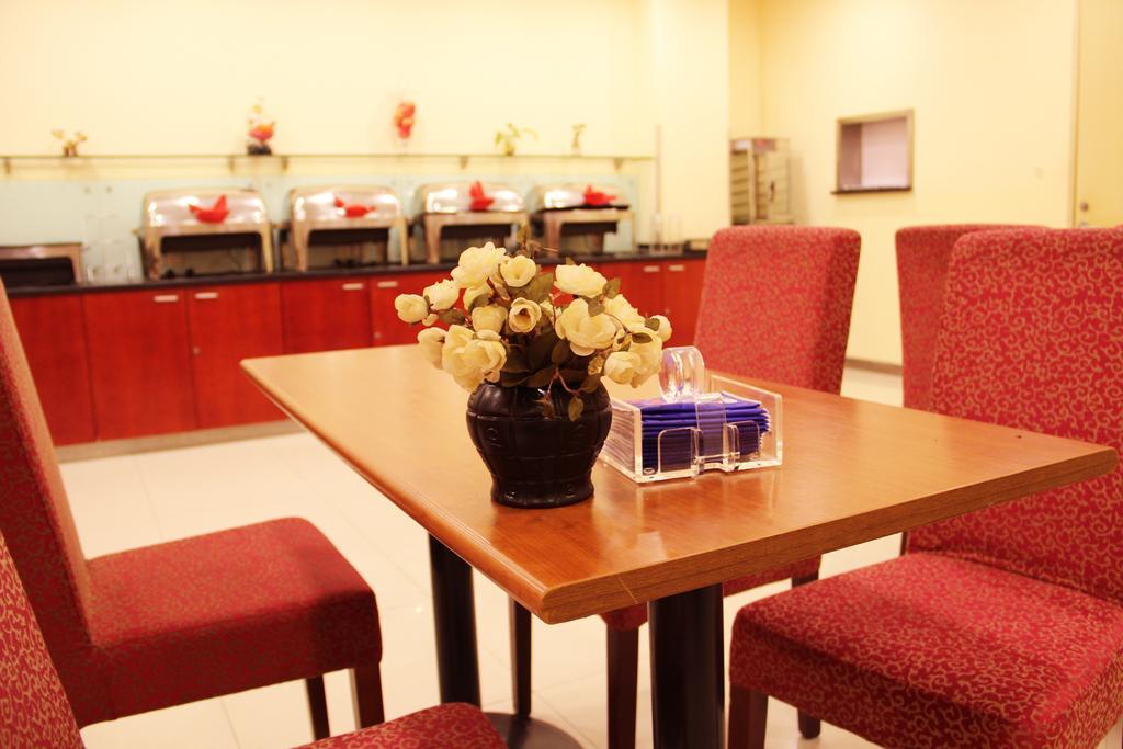 Hanting Express Kunming Yieryi Street Yunnan Normal University Branch Luaran gambar
